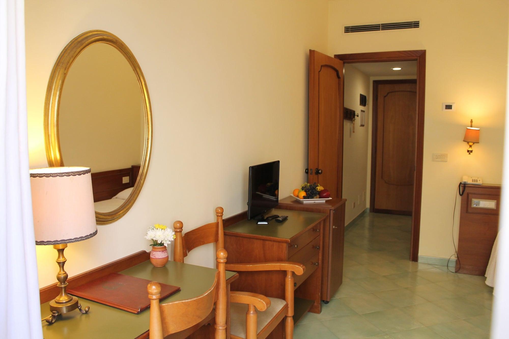 Hotel Terme Alexander Ischia Kültér fotó