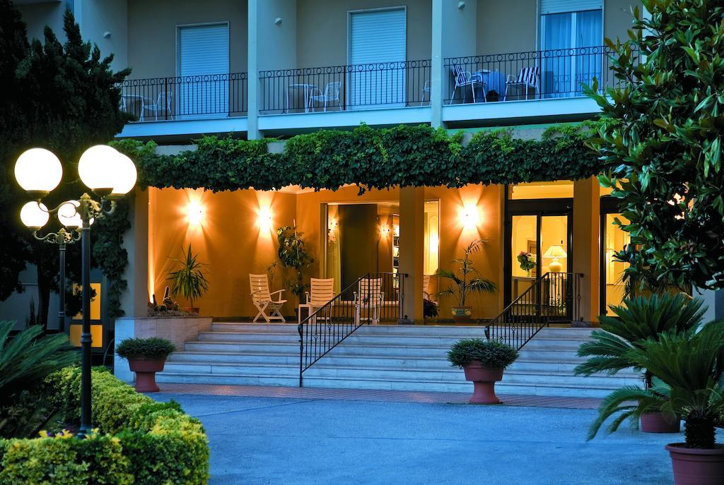 Hotel Terme Alexander Ischia Kültér fotó