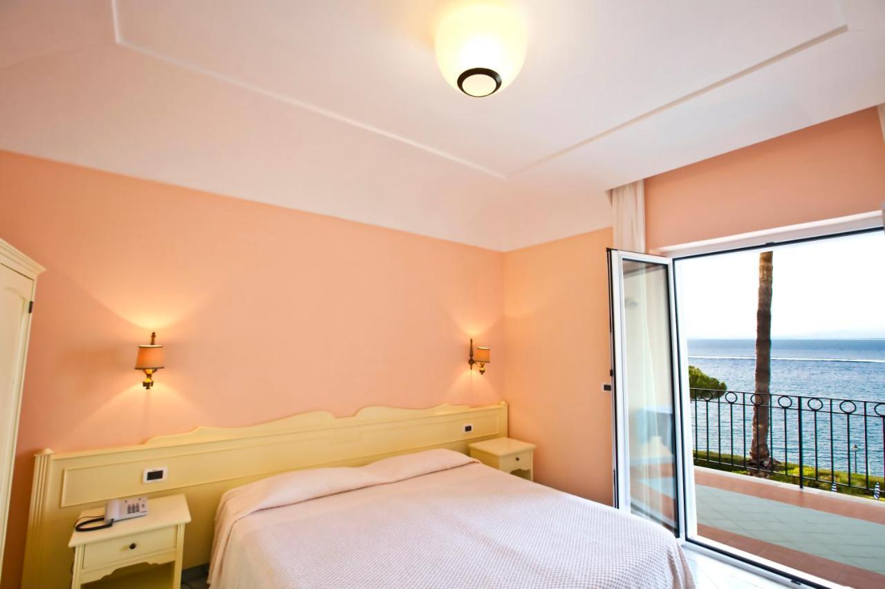 Hotel Terme Alexander Ischia Kültér fotó